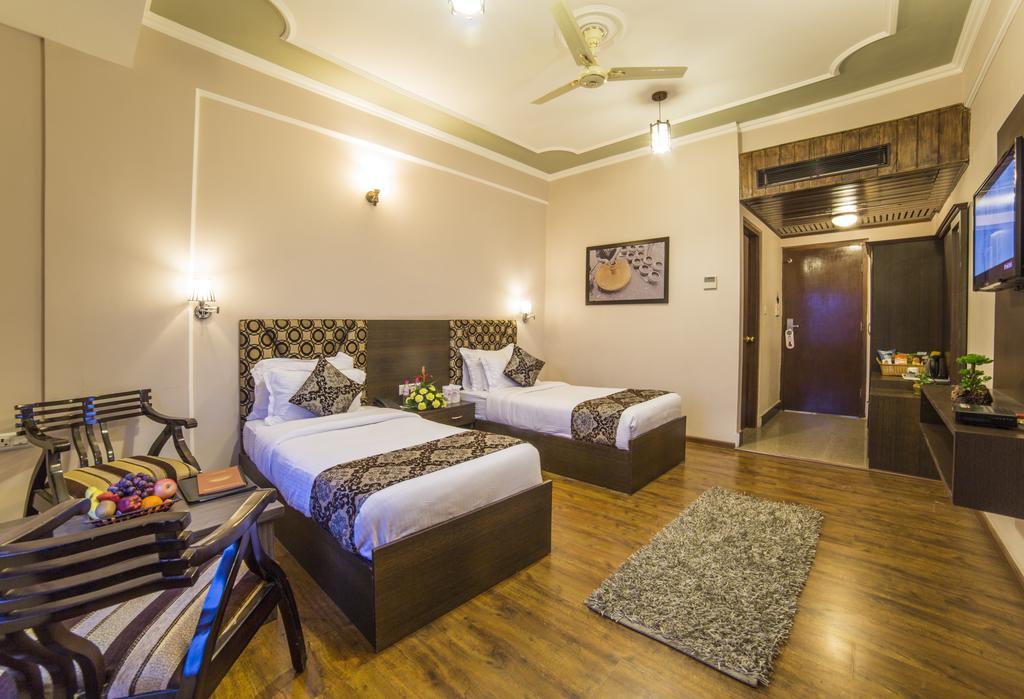 Palette - Solar Residency Hotel Srīnagar Zewnętrze zdjęcie