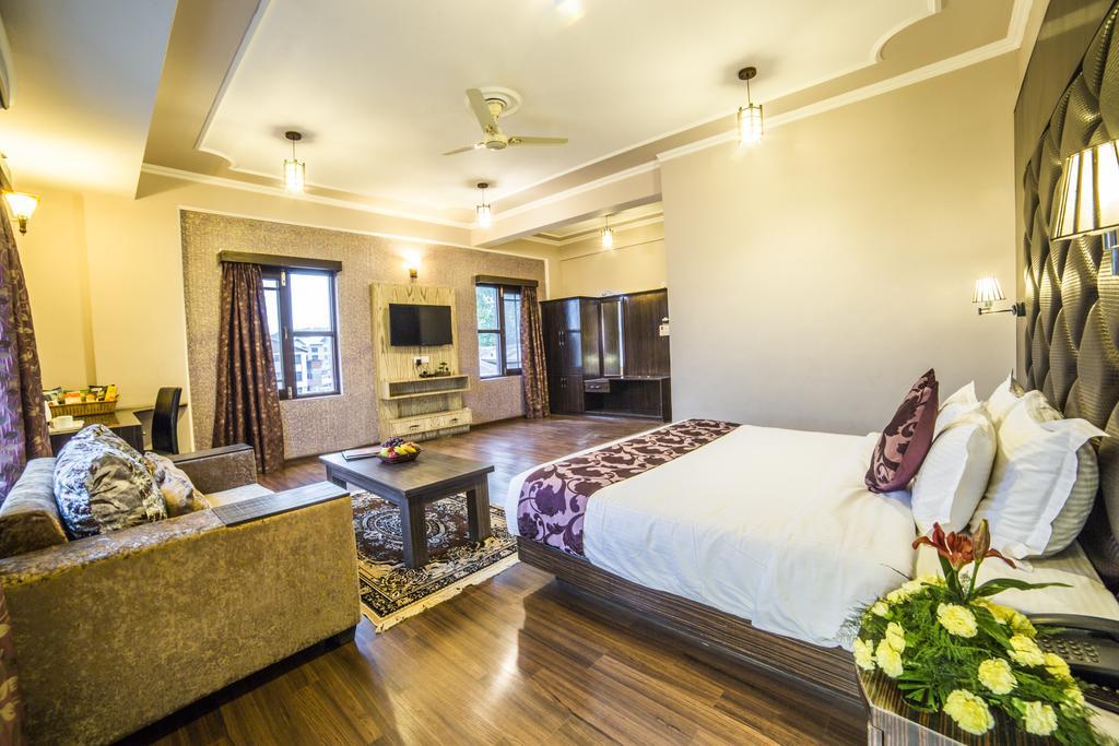 Palette - Solar Residency Hotel Srīnagar Zewnętrze zdjęcie