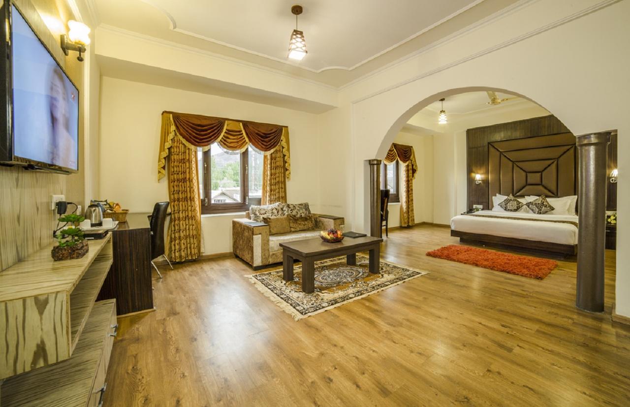 Palette - Solar Residency Hotel Srīnagar Zewnętrze zdjęcie